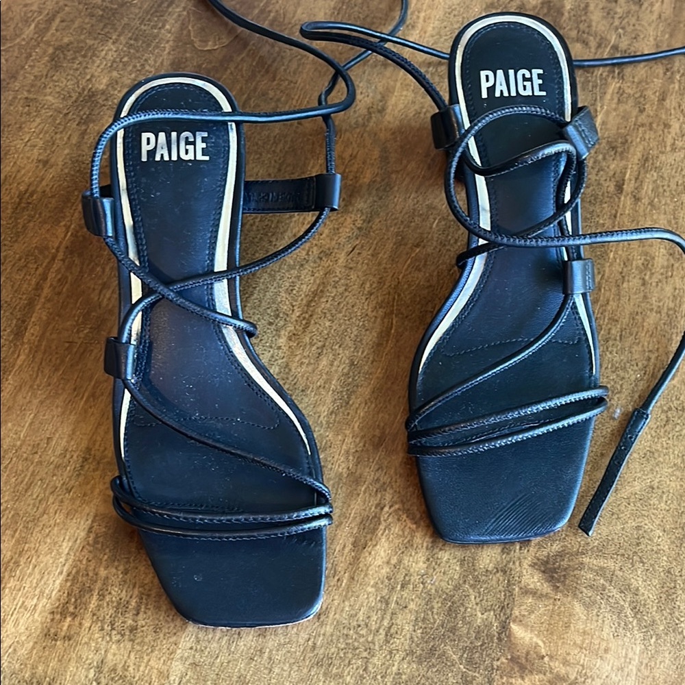 PAIGE Black Minimalist Sandals